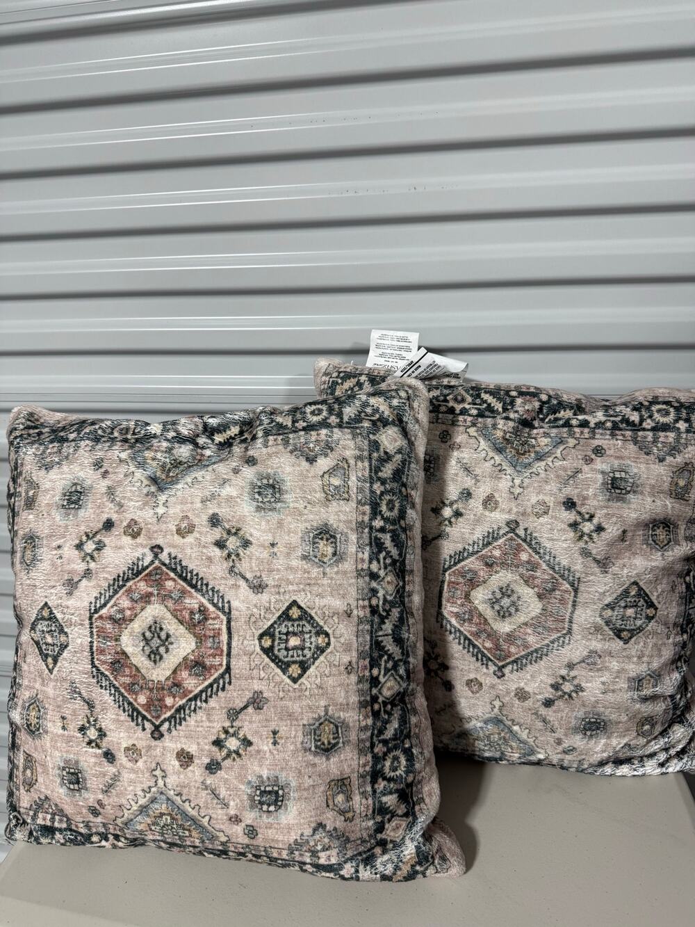 Set of two Washluxe Deco Pillows